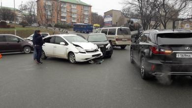 ДТП на 100-летия Владивостока Prius не пропусти Nissan